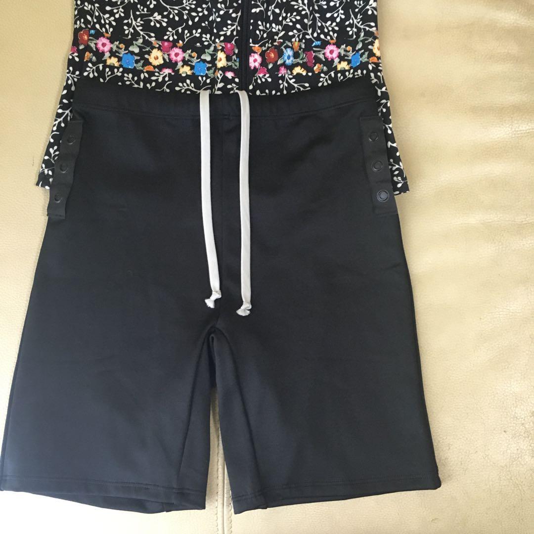 ぱすちゃん様ご購入　新品未使用　ワコール　スイムウェア　　上下