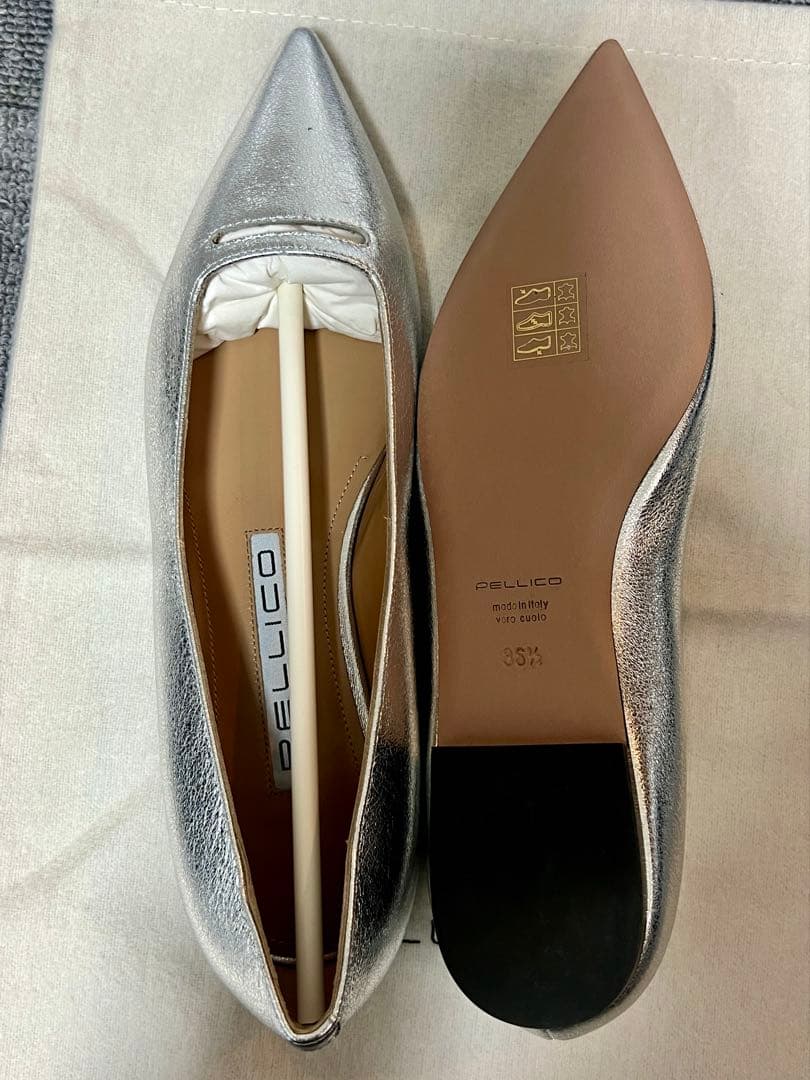 未使用。PELLICO シルバー フラットシューズ 36.5