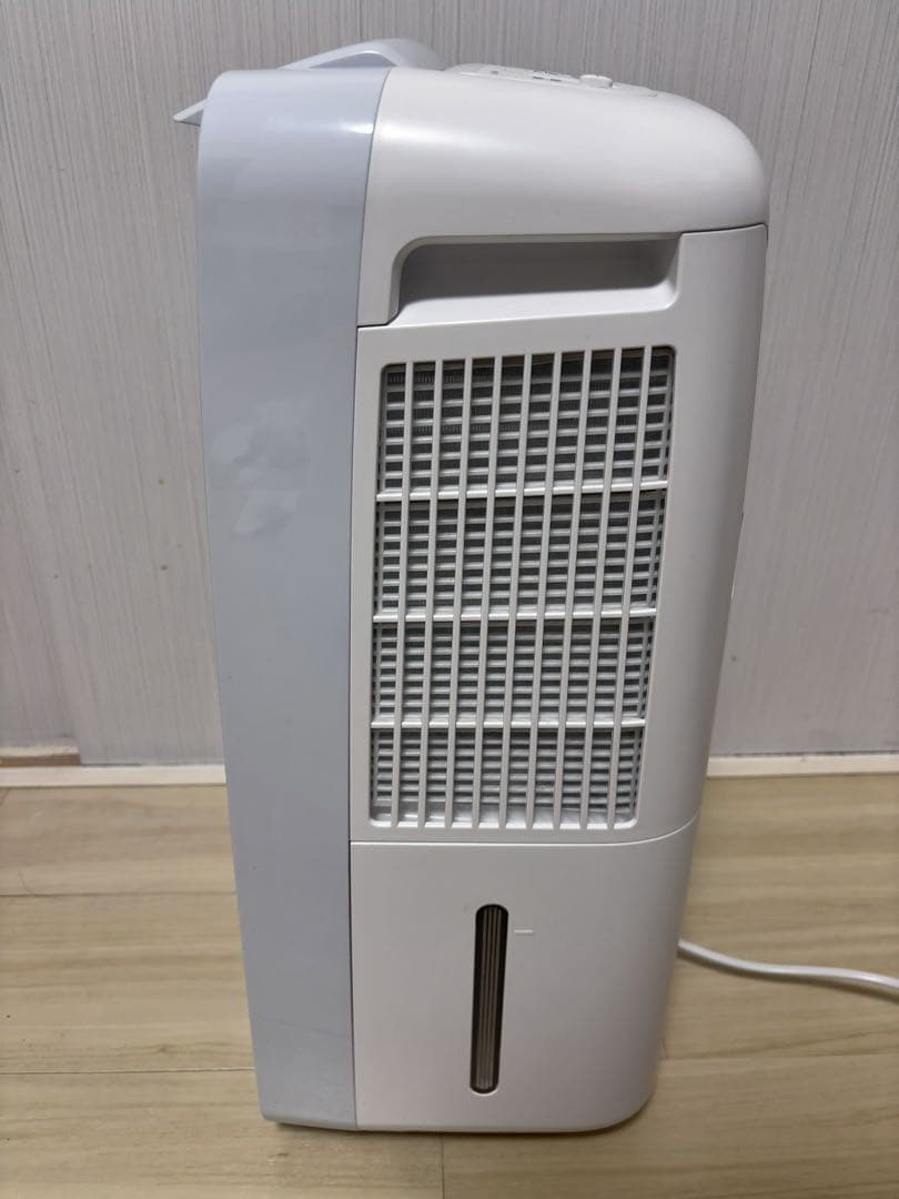 SHARP シャープ　【CM-T100-W】 冷風・衣類乾燥・除湿機