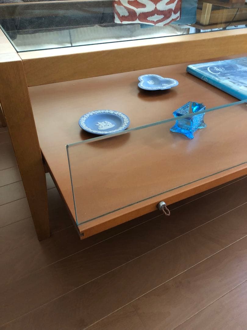 引取り限定!ガラスと木のリビングテーブル