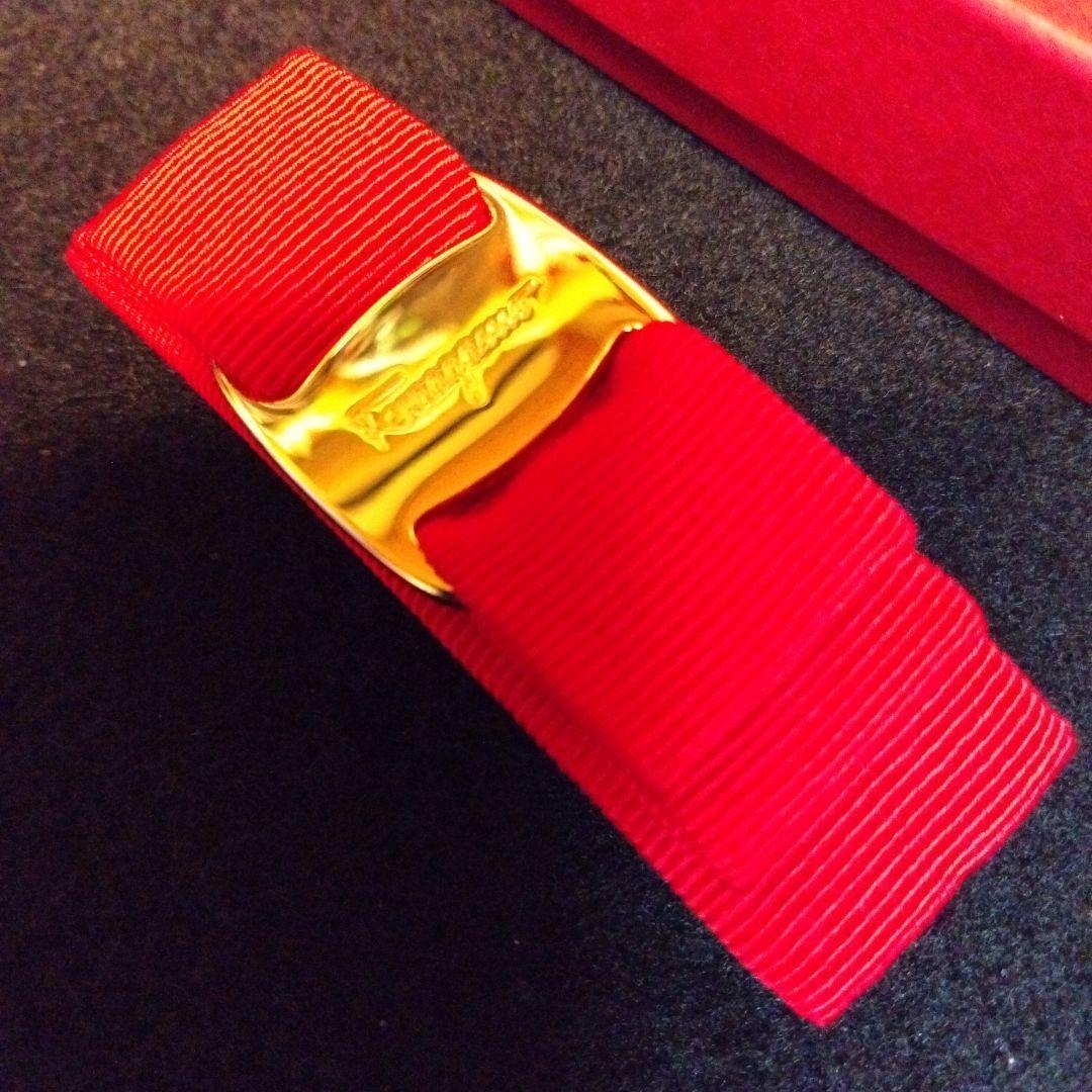 【サルヴァトーレフェラガモ】Florence-Haly ヘアピン　レッドゴールド