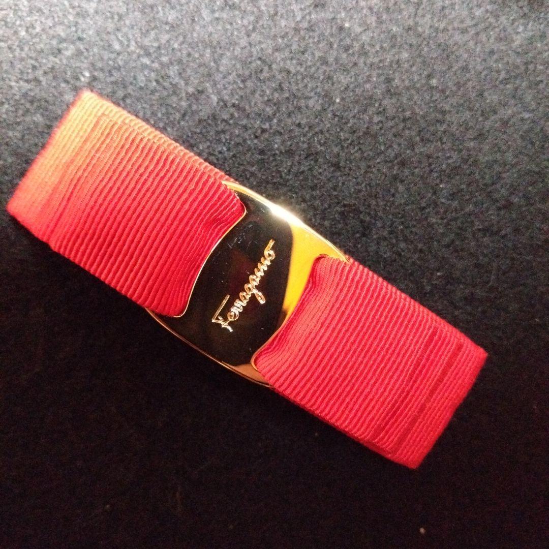 【サルヴァトーレフェラガモ】Florence-Haly ヘアピン　レッドゴールド