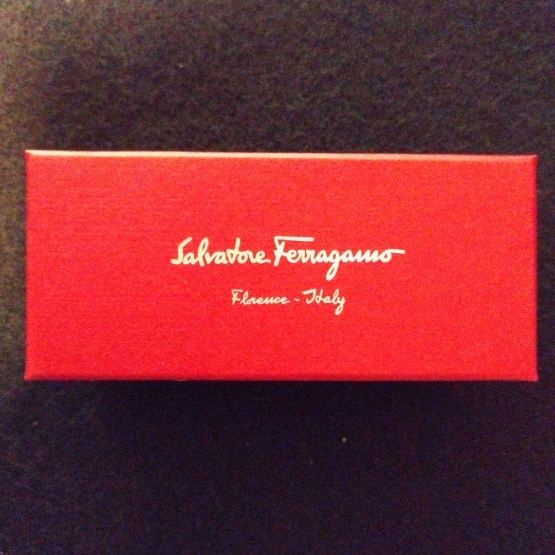 【サルヴァトーレフェラガモ】Florence-Haly ヘアピン　レッドゴールド