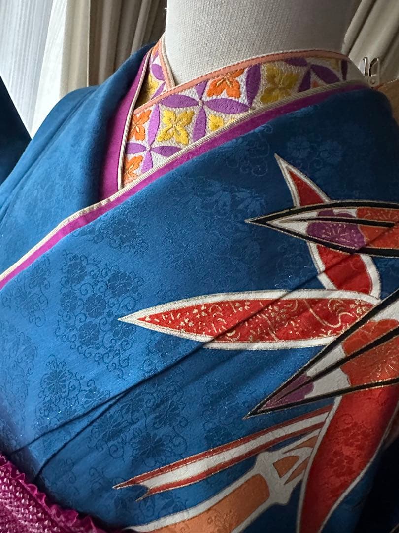 るう様専振袖フルセット ロイヤルブルー 竹笹模様 金駒刺繍