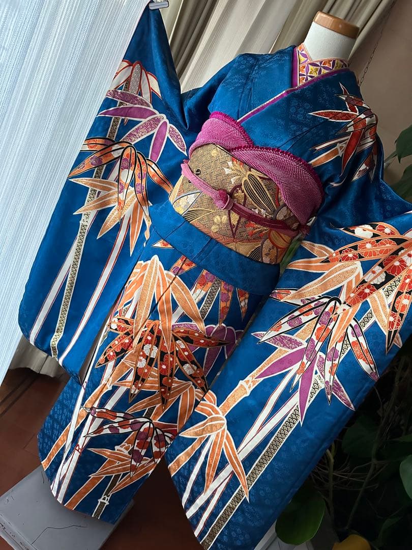 るう様専振袖フルセット ロイヤルブルー 竹笹模様 金駒刺繍