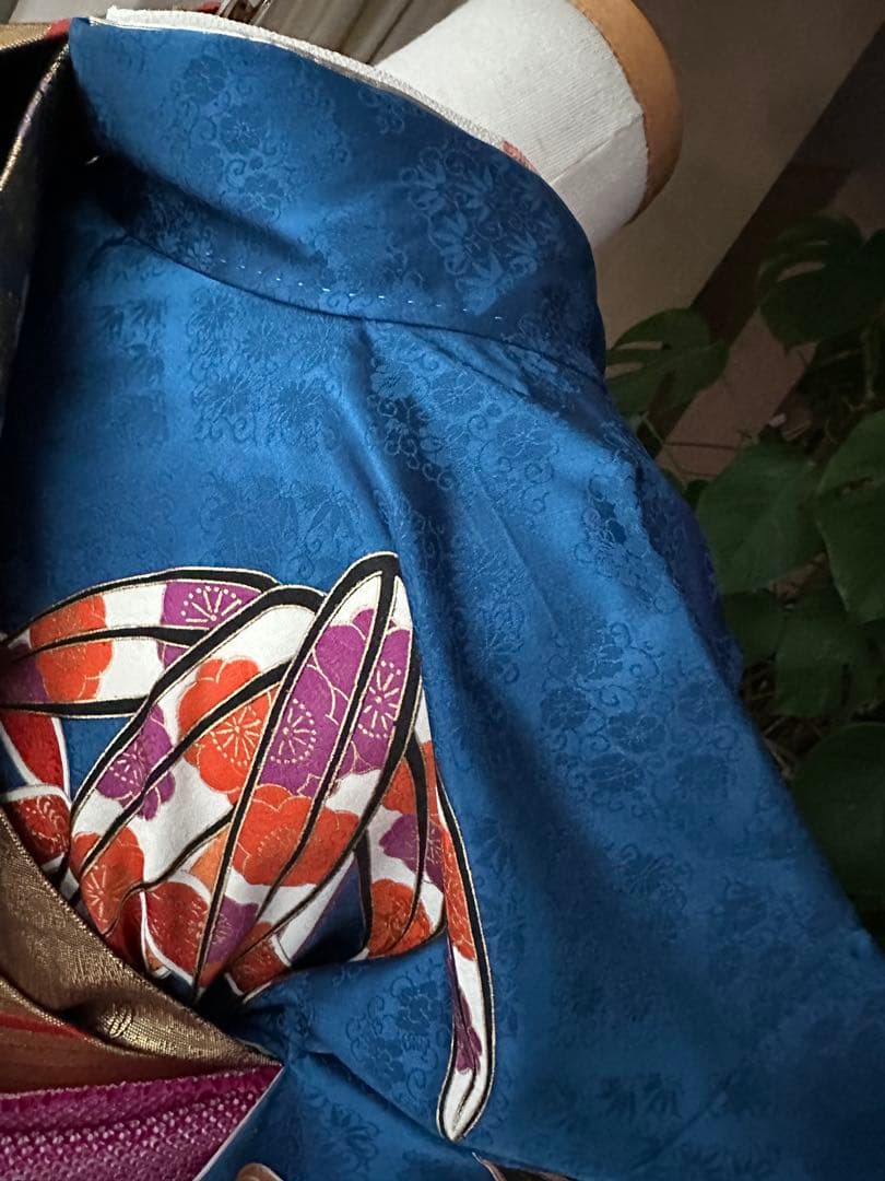 るう様専振袖フルセット ロイヤルブルー 竹笹模様 金駒刺繍