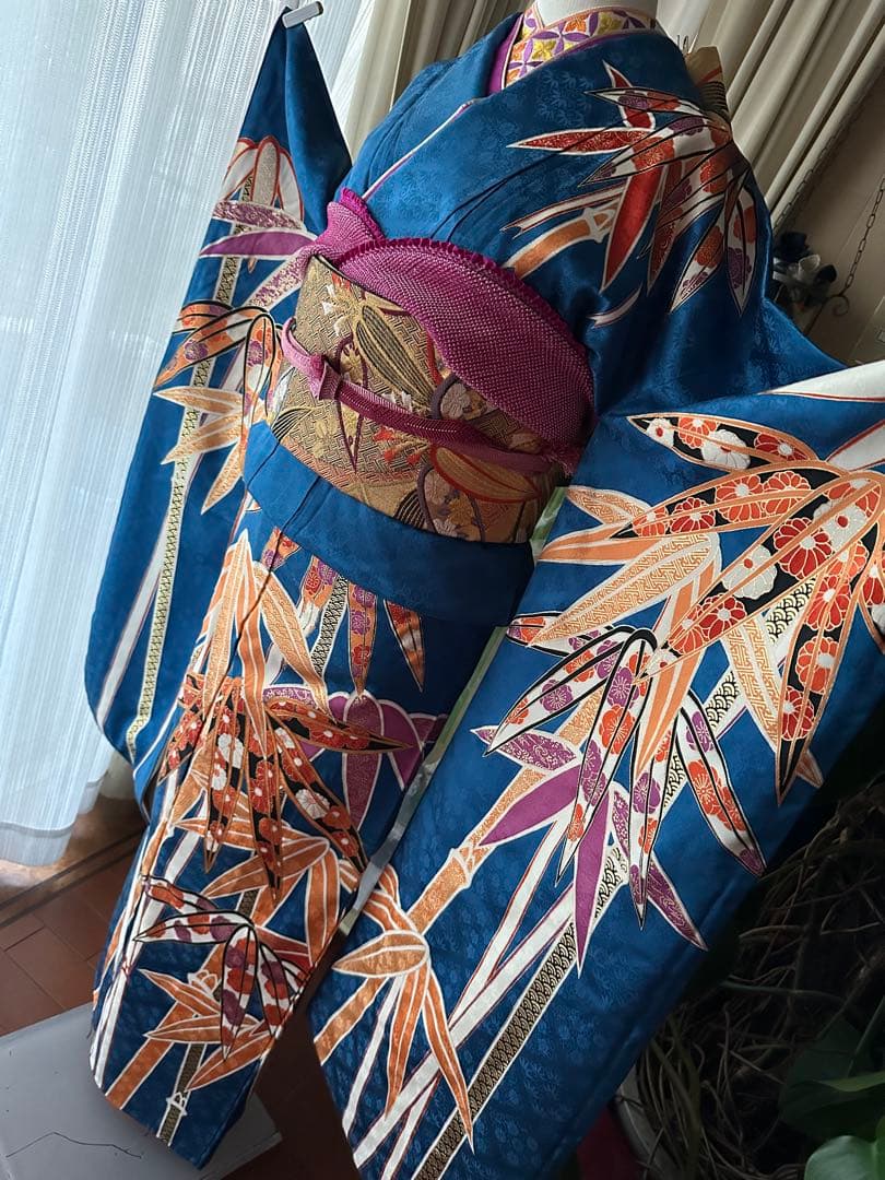 るう様専振袖フルセット ロイヤルブルー 竹笹模様 金駒刺繍