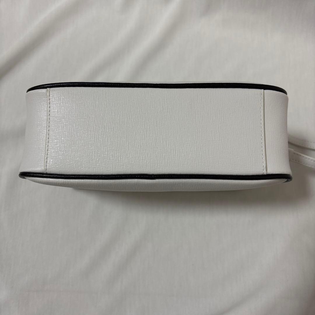 FURLA LILLI リリー　XLサイズ　ホワイト　ショルダーバック