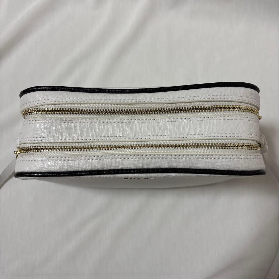 FURLA LILLI リリー　XLサイズ　ホワイト　ショルダーバック