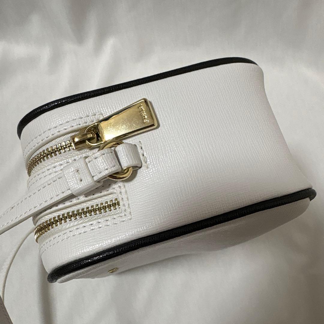 FURLA LILLI リリー　XLサイズ　ホワイト　ショルダーバック