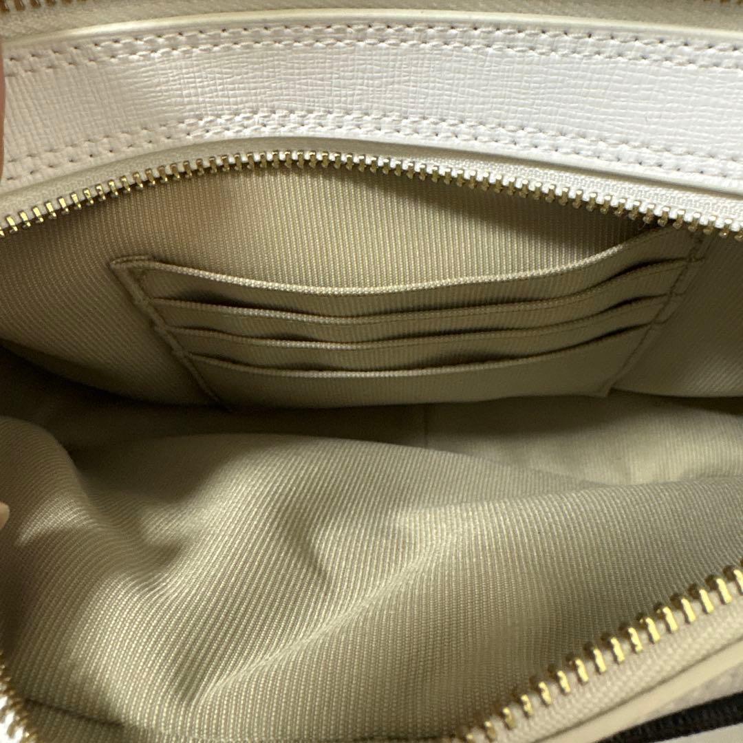 FURLA LILLI リリー　XLサイズ　ホワイト　ショルダーバック