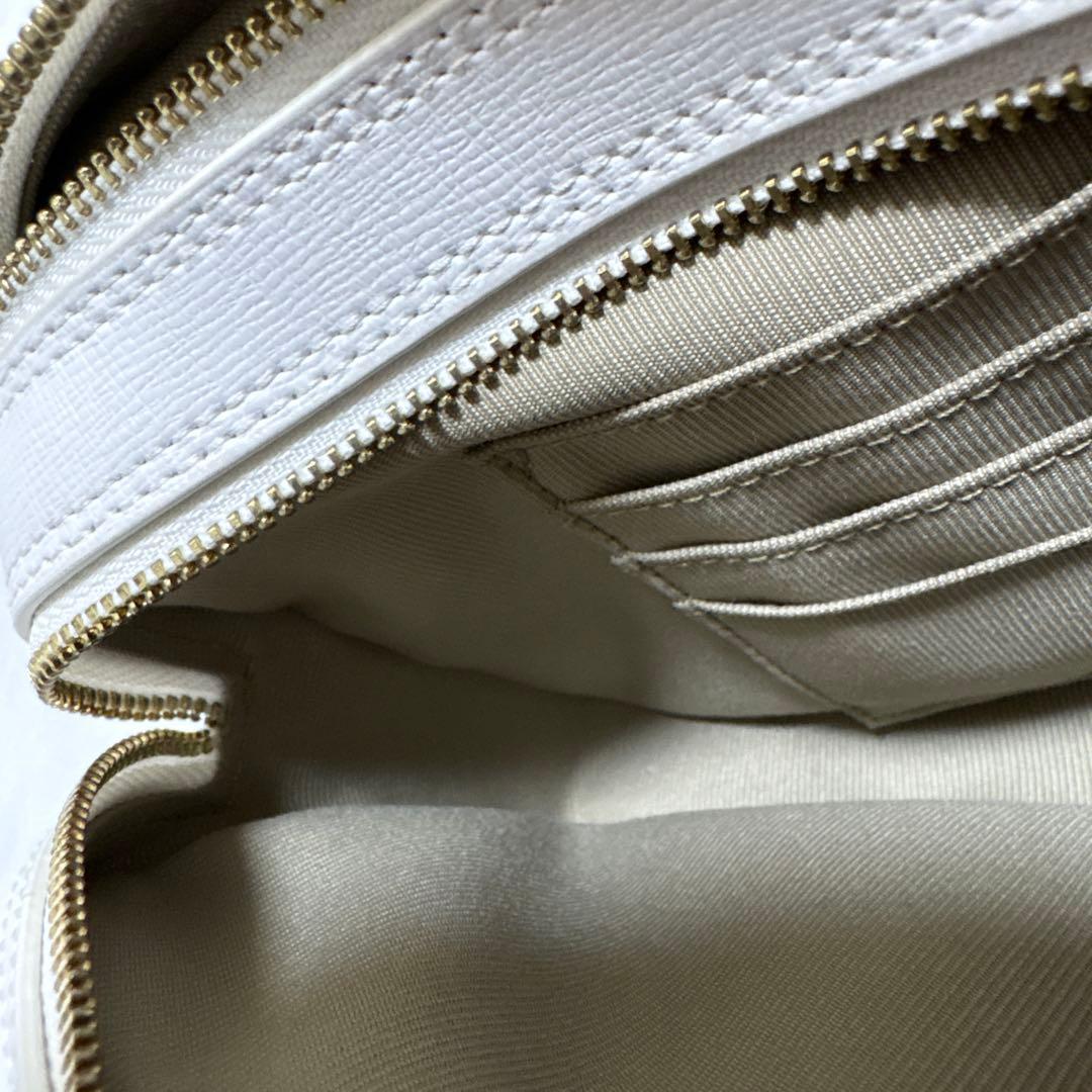 FURLA LILLI リリー　XLサイズ　ホワイト　ショルダーバック