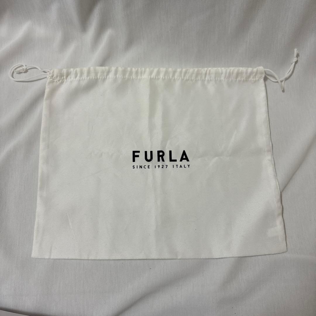 FURLA LILLI リリー　XLサイズ　ホワイト　ショルダーバック