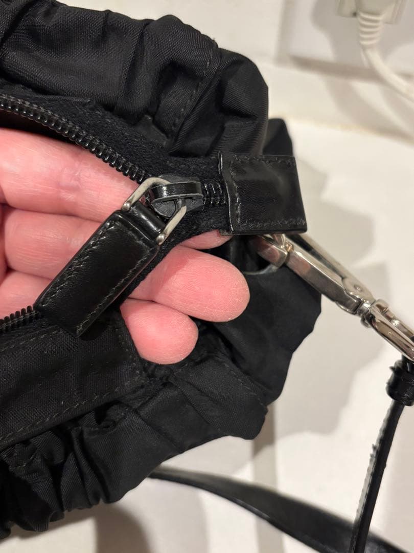 PRADA 黒 ナイロン ギャザートートバッグ