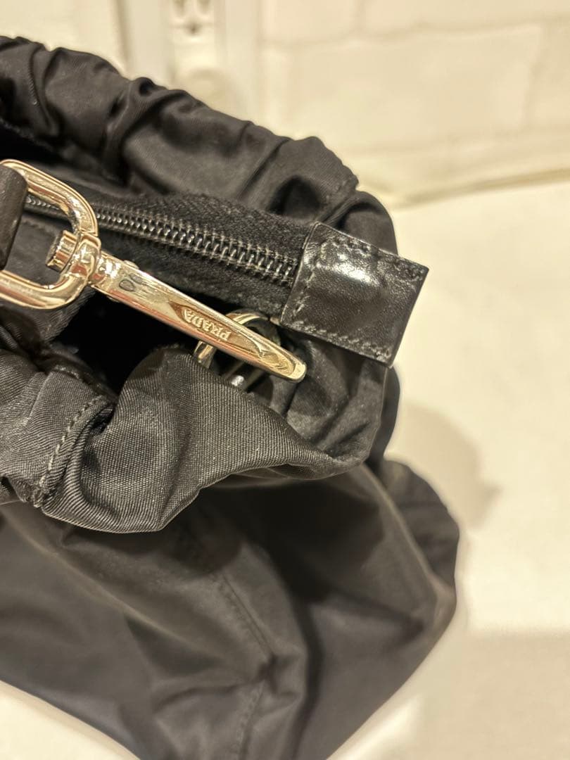 PRADA 黒 ナイロン ギャザートートバッグ