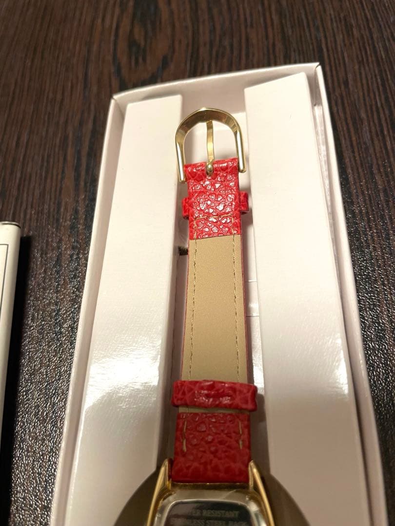 ジブリ 魔女の宅急便 トノー型腕時計 廃盤品