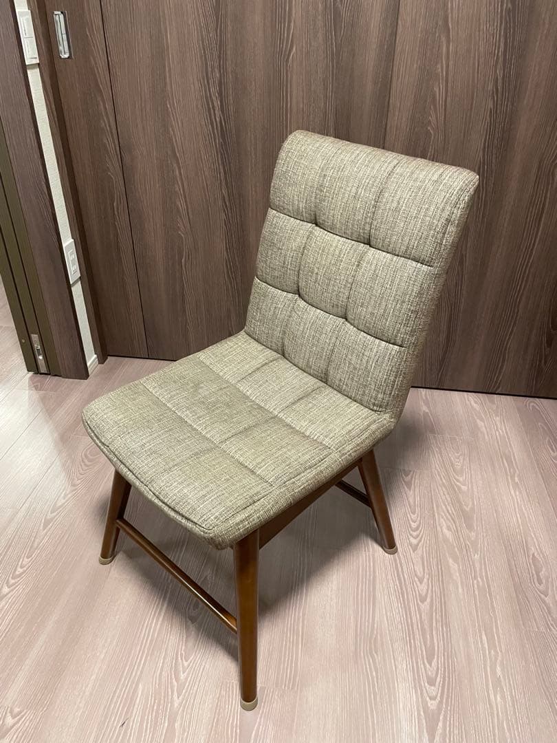 (送料込み)【ニトリ　回転式ダイニングチェアライジング　　　　ベージュ】