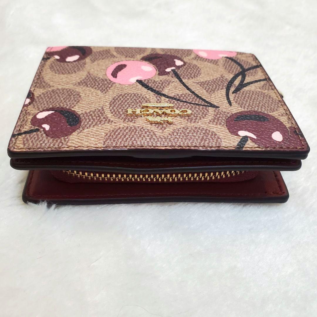 COACH コーチ　新品未使用　ミニスナップウォレット　チェリー　シグネチャー