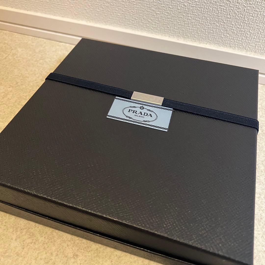 PRADA カチューシャ ゴールド 新品未使用