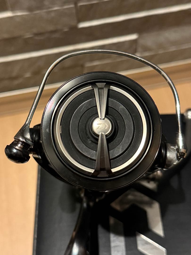 24セルテート LT5000D-XH スピニングリール