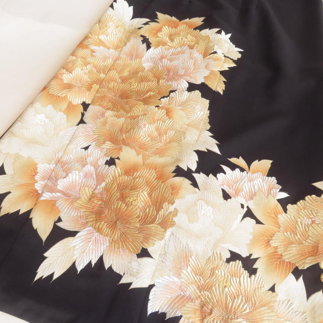 着物リメイク　ワンピース 　黒留袖　牡丹　刺繍　金彩　ドレス