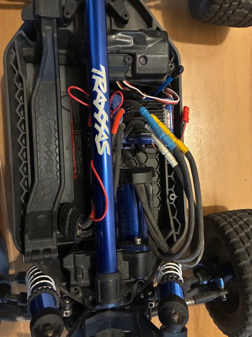 【早い者勝ち】Traxxas Rustler 4x4 VXL Ultimate