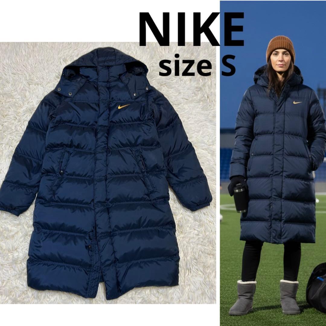 未使用級NIKE ナイキ ロングダウンコート ベンチコート S ネイビー　刺繍