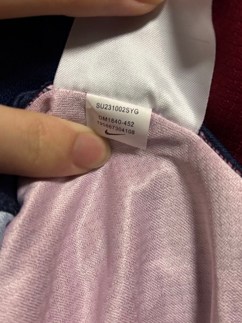 ラミンヤマル　バルセロナ　ユニフォーム