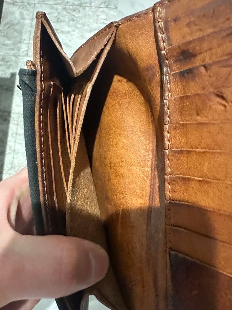 イタリアンダブルショルダーアンティーク加工ウォレット