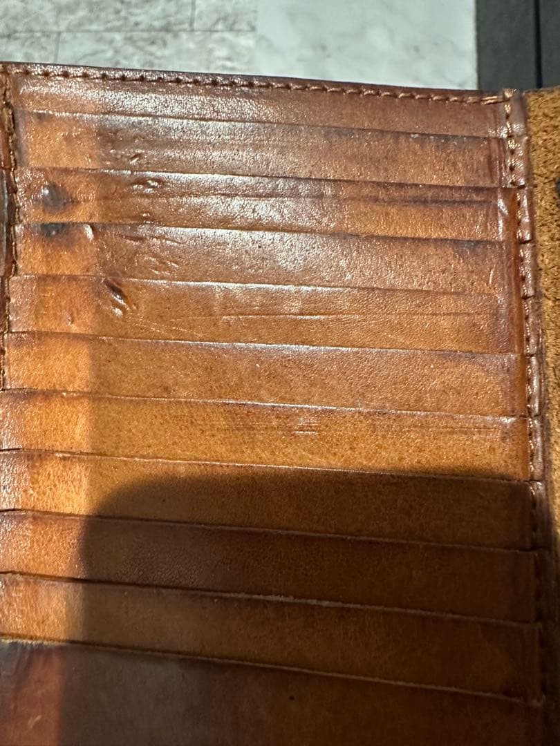 イタリアンダブルショルダーアンティーク加工ウォレット