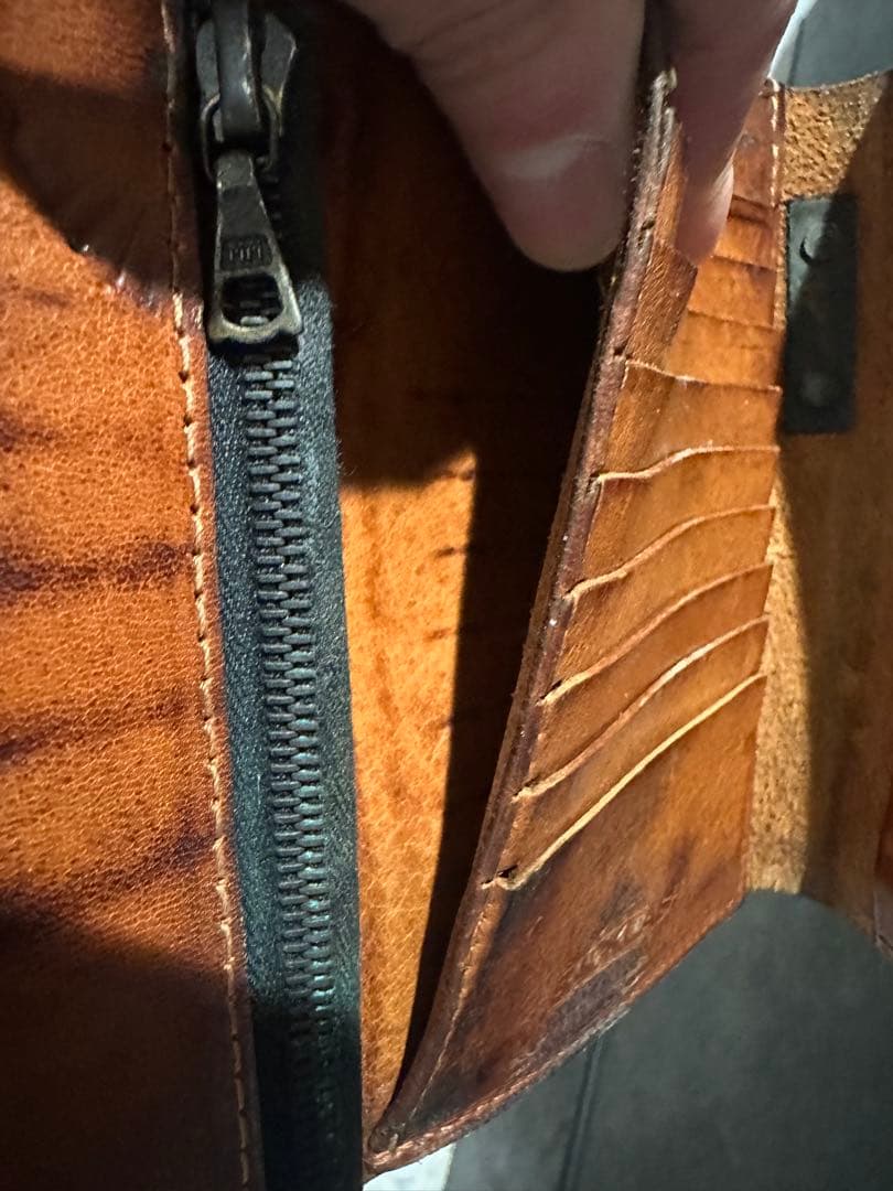 イタリアンダブルショルダーアンティーク加工ウォレット