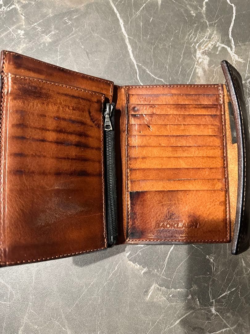 イタリアンダブルショルダーアンティーク加工ウォレット