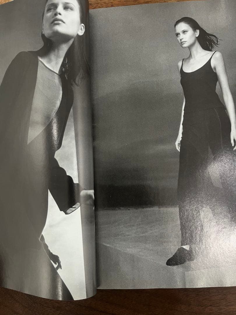 女性情報誌 Vogue Italia February 1999 colour issue