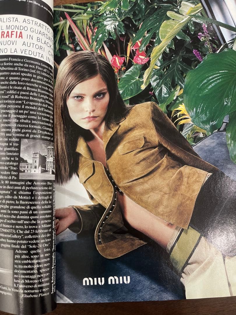 女性情報誌 Vogue Italia February 1999 colour issue