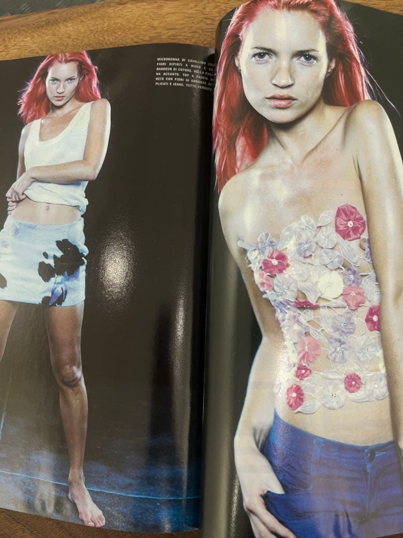 女性情報誌 Vogue Italia February 1999 colour issue