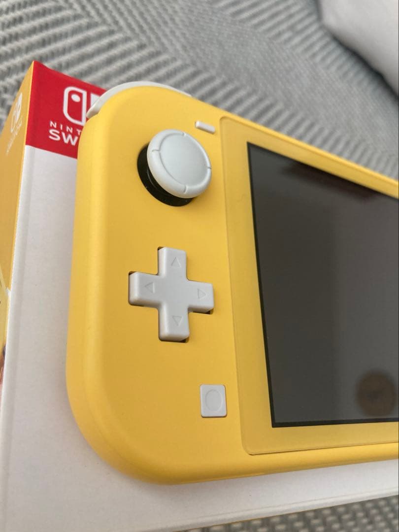 Nintendo Switch Lite イエロー　ケース付き