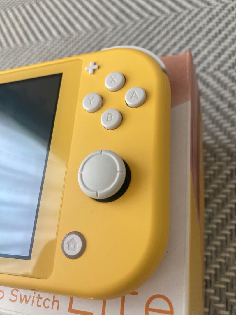 Nintendo Switch Lite イエロー　ケース付き
