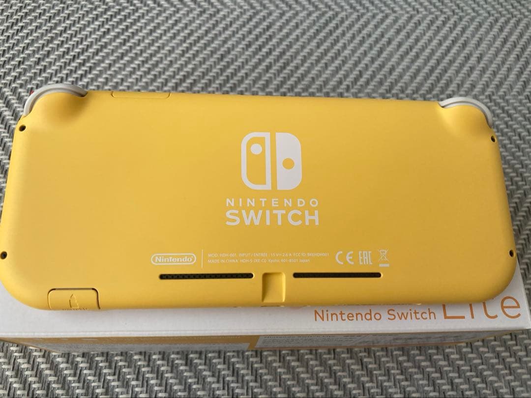 Nintendo Switch Lite イエロー　ケース付き