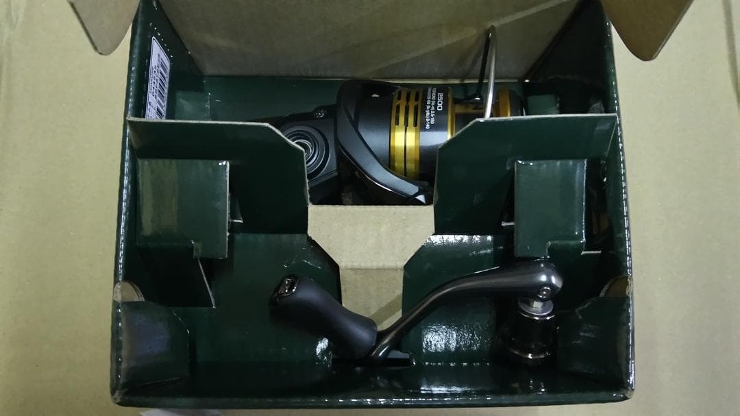 シマノ 22サハラ2500 スピニングリール 未使用新品