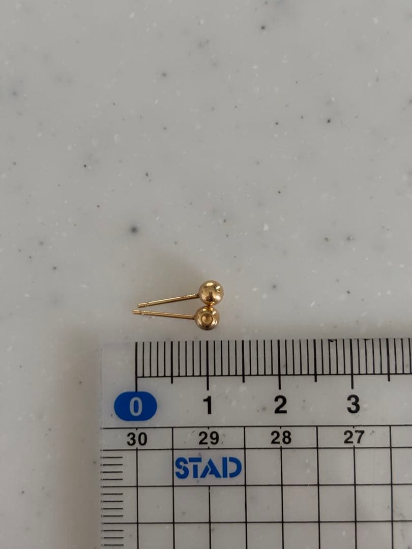 K18ピアス 刻印あり 丸玉 両耳