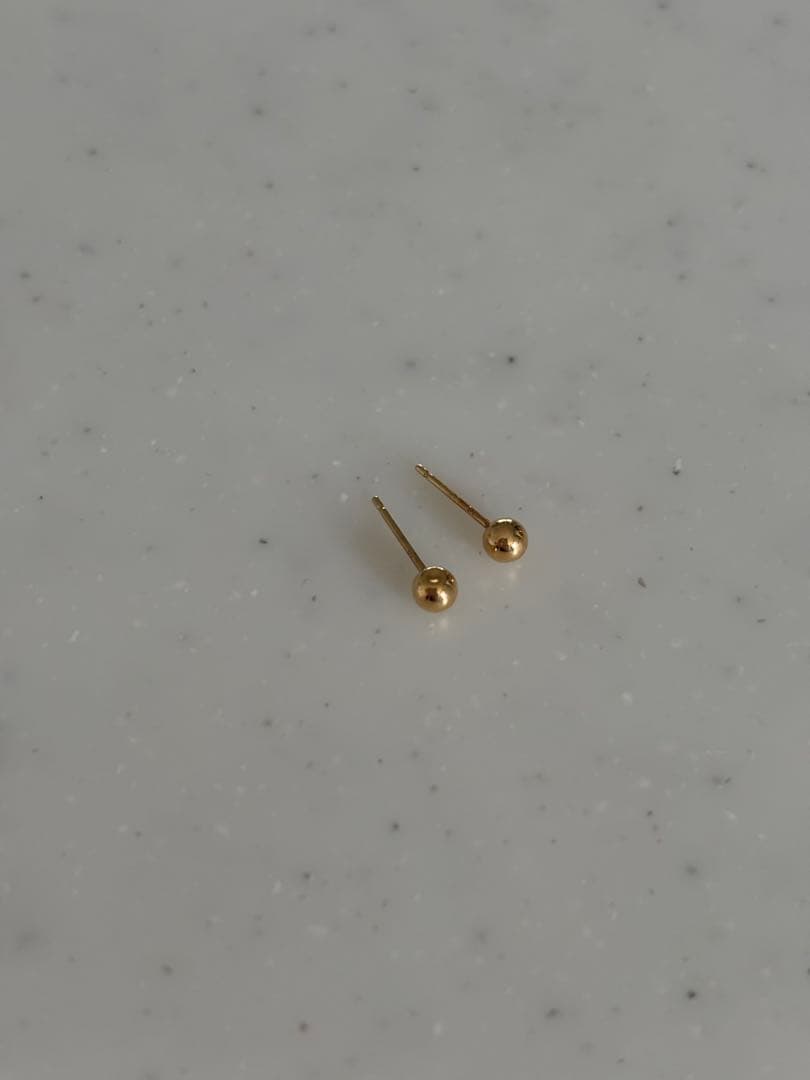 K18ピアス 刻印あり 丸玉 両耳