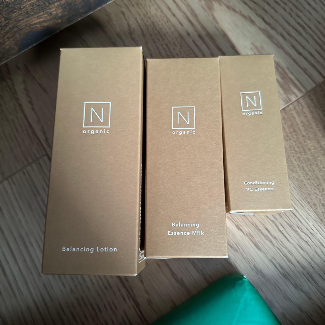 Nオーガニック　ベーシック　バランスローション　エッセンスミルク　VCエッセンス