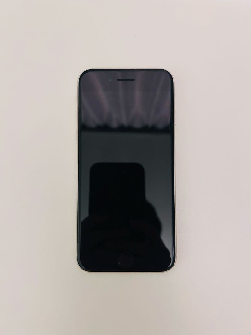 iPhone SE第3世代ホワイト