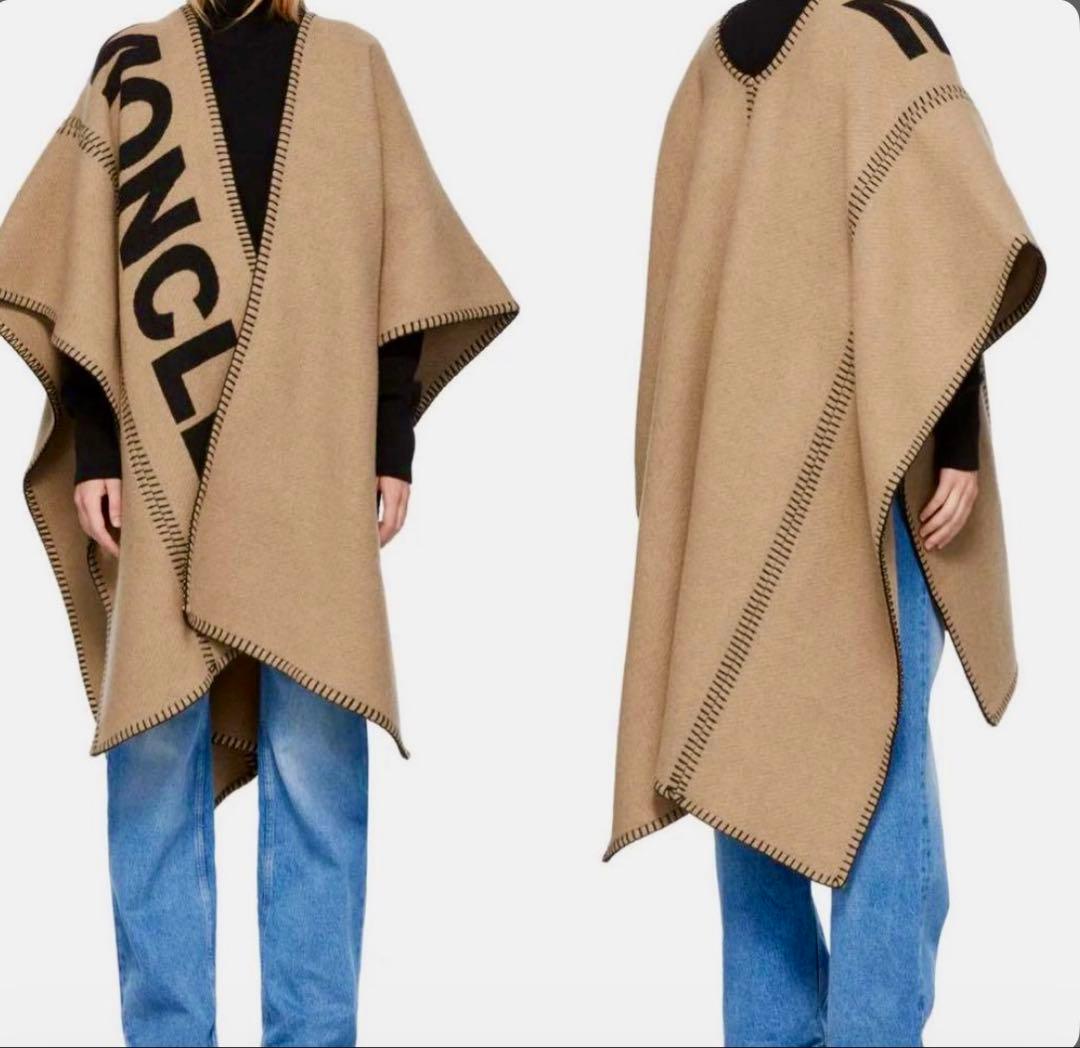 【MONCLER】 ロゴ入りポンチョ ベージュ