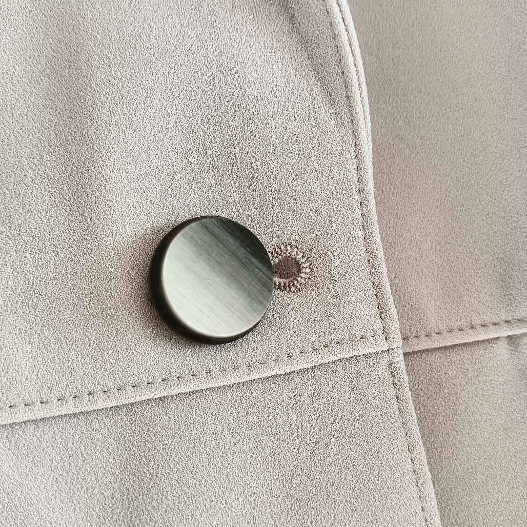 【タエアシダ】ノーカラージャケット М ペプラム ライトベージュ