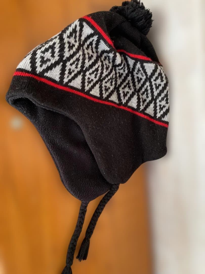 バートン AK457ビーニー ポンポン付き帽子 耳あて付き