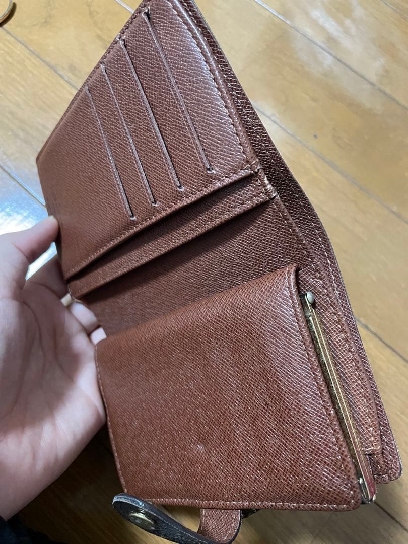 VUITTON 折りたたみ財布　値下げ中