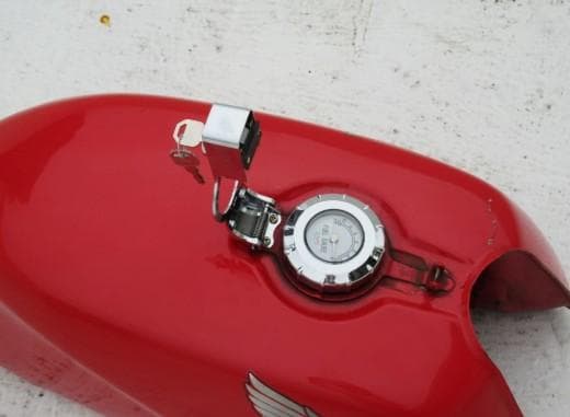 新品 CB400N CB750F CBX1000 ゲージ付 タンクキャップ 白