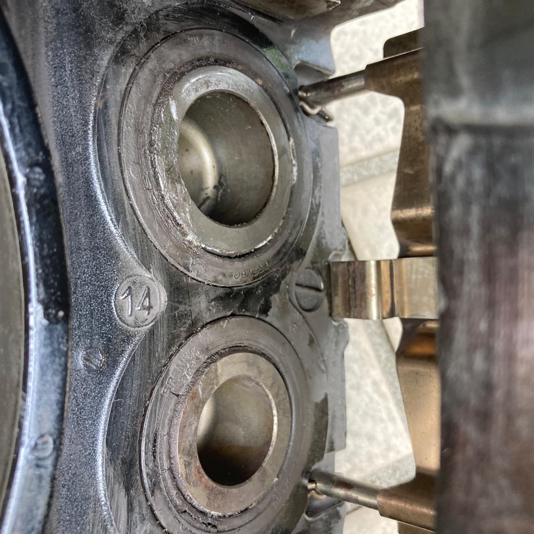 STI ブレーキキャリパー 黒