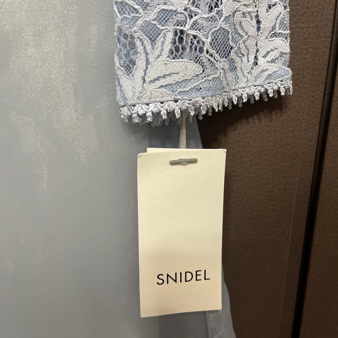 新品✨SNIDEL　ボリュームフレアレースドッキングドレス　結婚式　ライトブルー